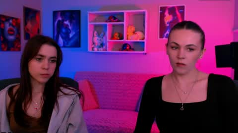 mia online show from April 25, 9:34 am