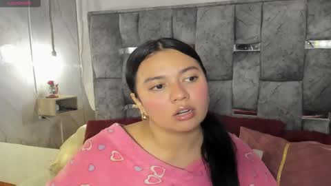 Mia Roux online show from February 27, 5:18 am