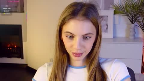 Mia online show from November 25, 6:15 am