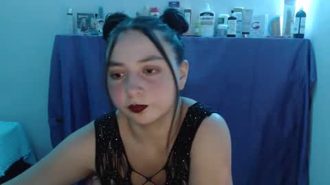 Snapshot of mia_smithl chatting on January 30, 4:27 am mia_smithl online show from January 30, 4:27 am
