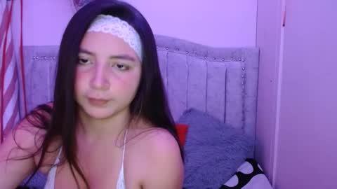 Snapshot of mia_smithl chatting on January 20, 12:15 am mia_smithl online show from January 20, 12:15 am