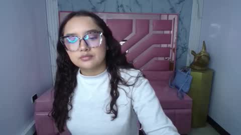 Mia  online show from February 6, 1:03 pm