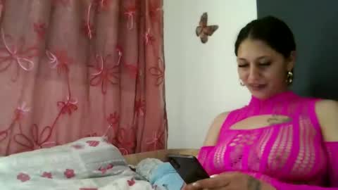 Mia online show from March 24, 11:10 pm