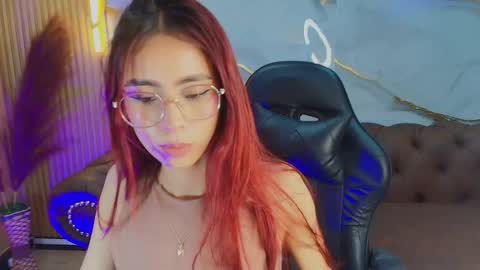 Snapshot of mia_tf chatting on October 21, 1:59 pm Mia online show from October 21, 1:59 pm
