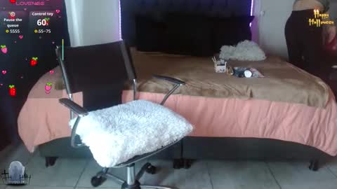 MIA  online show from November 3, 12:31 pm