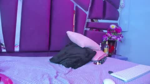 miaa_davis_ online show from March 13, 4:14 am