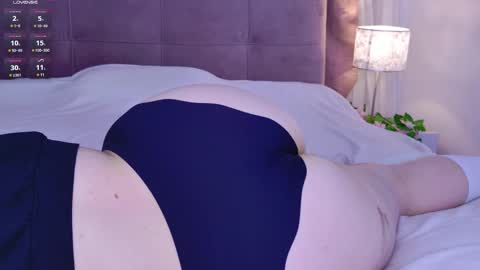 Miaa Peach online show from March 1, 6:00 pm