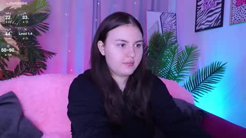 Miaa Peach online show from March 8, 10:45 pm