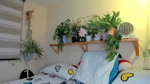 Snapshot of miaa_rose__ chatting on January 19, 12:06 am Miaa online show from January 19, 12:06 am