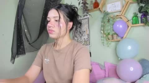 Snapshot of miaa_rose__ chatting on February 10, 4:52 am Miaa online show from February 10, 4:52 am
