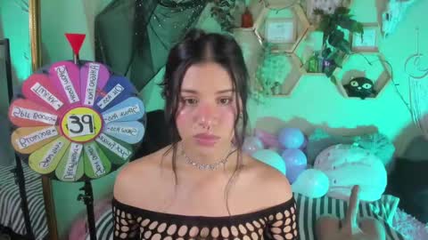 Snapshot of miaa_rose__ chatting on February 11, 3:18 am Miaa online show from February 11, 3:18 am