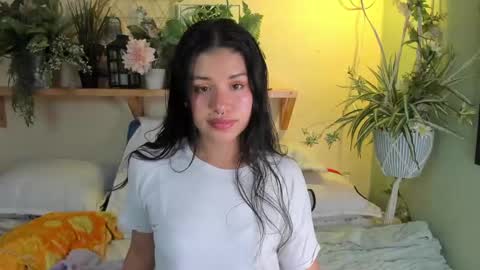 Snapshot of miaa_rose__ chatting on January 25, 5:29 am Miaa online show from January 25, 5:29 am