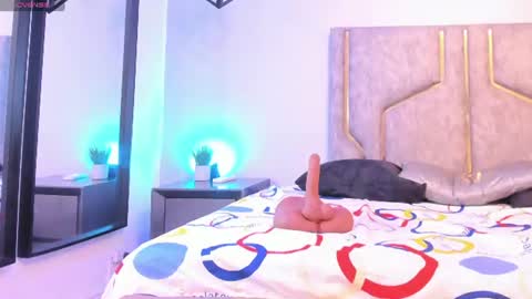 miaakittyy online show from July 5, 11:38 am