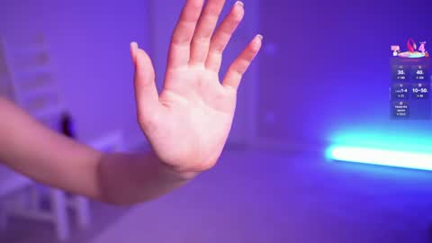 miablueye online show from April 4, 3:44 pm