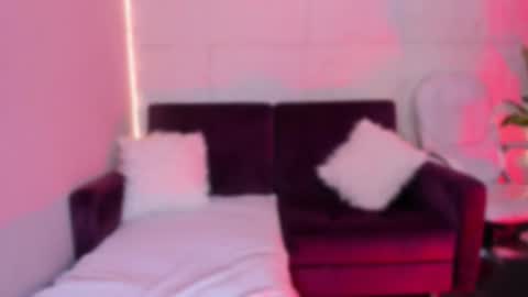 mia online show from February 5, 7:39 pm