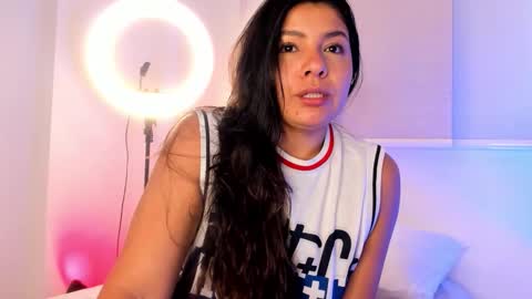 IG Yojanagomez  online show from December 16, 3:18 pm