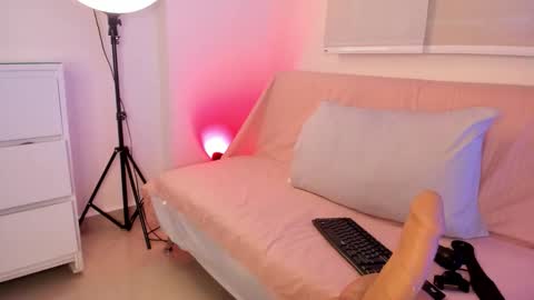 IG Yojanagomez  online show from February 12, 12:18 pm