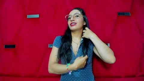 miadivinehyh online show from May 20, 1:41 pm