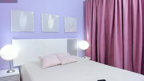 Mia  online show from April 11, 12:20 pm