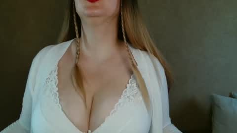 MiaFoxisJa online show from September 10, 4:45 am