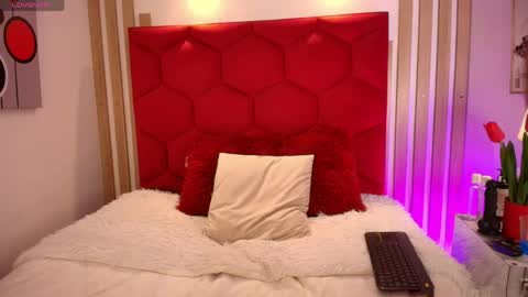 Mia  online show from April 15, 8:31 pm