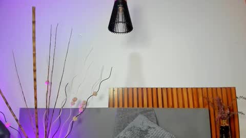 miahertz online show from January 6, 11:36 am