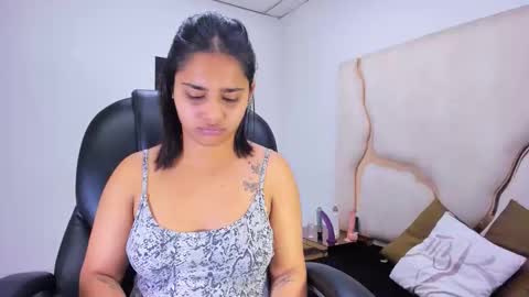 Snapshot of miahsex69 chatting on October 21, 3:43 am miahsex69 online show from October 21, 3:43 am