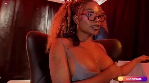 Mia online show from March 26, 12:35 am