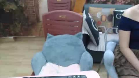 Mia online show from October 29, 3:33 am