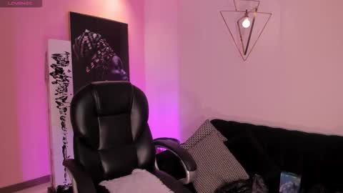 Call me Mia  online show from October 27, 7:30 pm