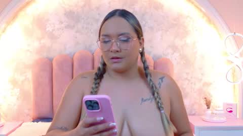 Mia online show from January 14, 5:23 am