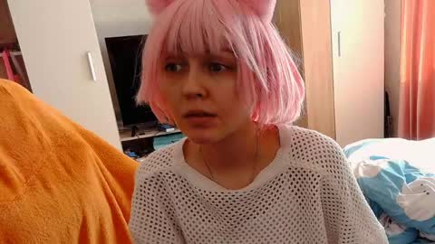 Mia online show from April 20, 12:08 pm