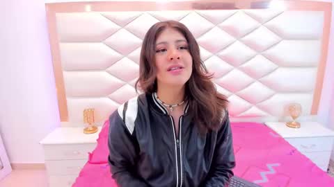 Sweetie Mia online show from February 25, 12:16 pm