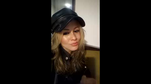 miasiren online show from February 1, 11:58 pm