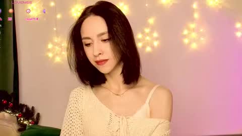 Mia online show from December 15, 7:57 am