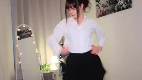 Michele online show from February 21, 1:45 pm