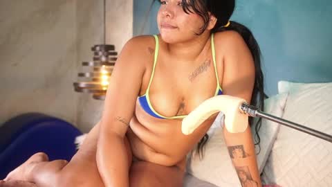 michell_starrr online show from June 5, 6:52 am