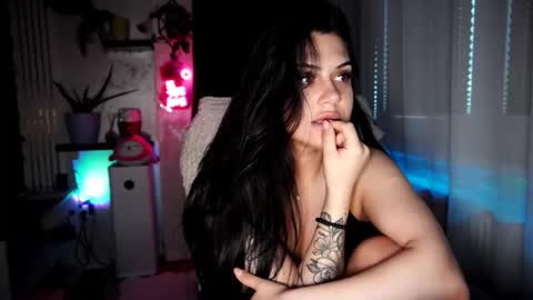 michellerossee online show from December 5, 9:54 am