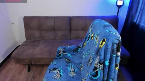 Snapshot of midnight07_ chatting on February 10, 3:21 pm Blue online show from February 10, 3:21 pm