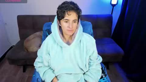 Snapshot of midnight07_ chatting on February 26, 5:57 am Blue online show from February 26, 5:57 am