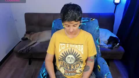 Snapshot of midnight07_ chatting on January 24, 2:07 am Blue online show from January 24, 2:07 am