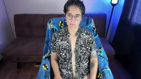 Blue online show from February 24, 3:43 pm