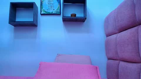 Mia  online show from September 16, 11:51 am