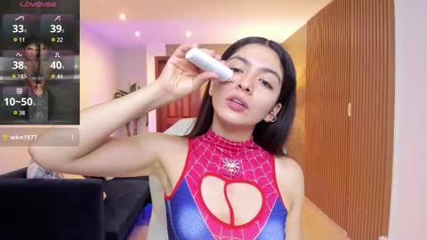 Mia online show from December 15, 11:04 am