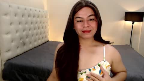 Theresa Luna online show from January 27, 11:00 pm