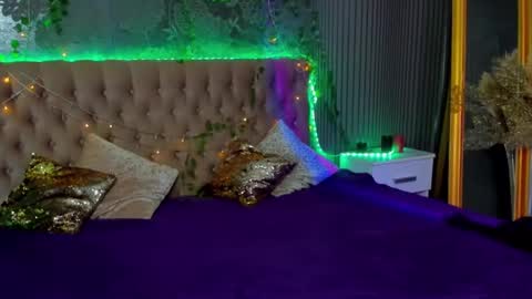 MikkiShows online show from March 6, 9:20 pm