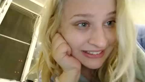 Mila 420 online show from April 18, 7:07 pm