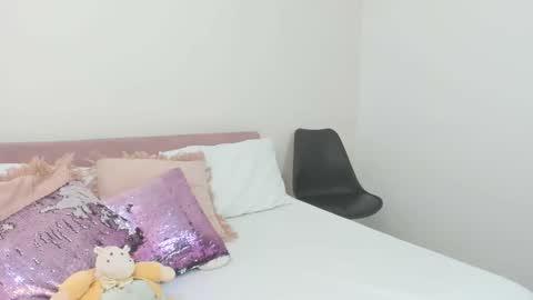 mila_adamss online show from March 9, 10:51 am