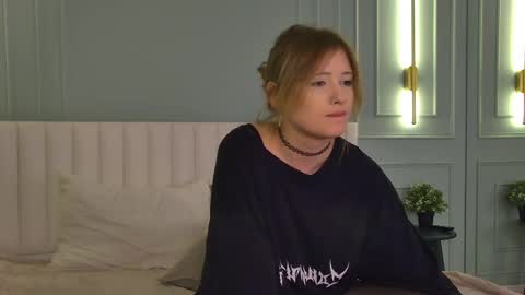 mila_blum online show from April 16, 9:39 pm