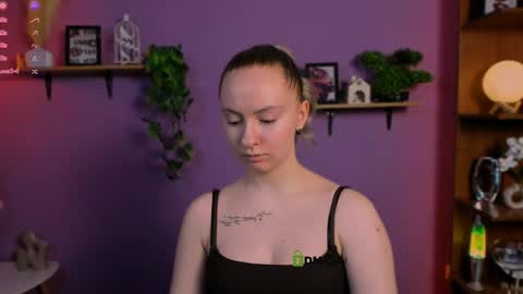 mila_glow online show from April 7, 11:56 am